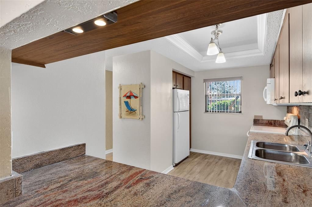 For Sale: $199,000 (2 beds, 2 baths, 1100 Square Feet)