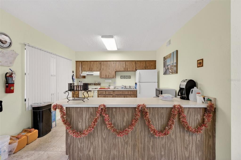 For Sale: $199,000 (2 beds, 2 baths, 1100 Square Feet)