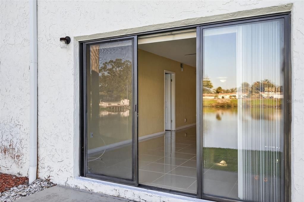 For Sale: $199,000 (2 beds, 2 baths, 1100 Square Feet)