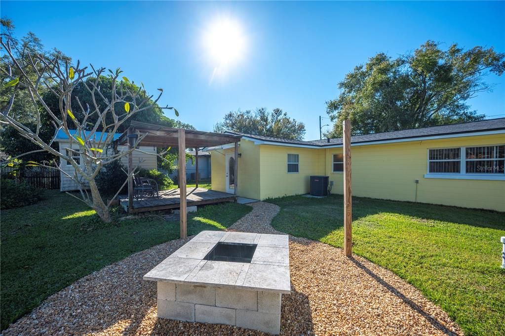 На продажу: $200,000 (3 спален, 1 ванн, 1279 Квадратных фут)