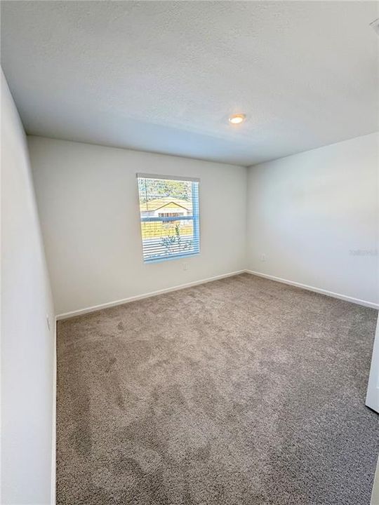 出租: $2,100 (3 贝兹, 2 浴室, 1841 平方英尺)