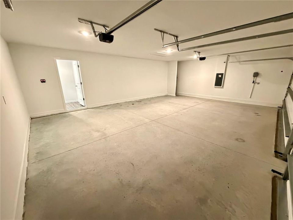 出租: $2,100 (3 贝兹, 2 浴室, 1841 平方英尺)