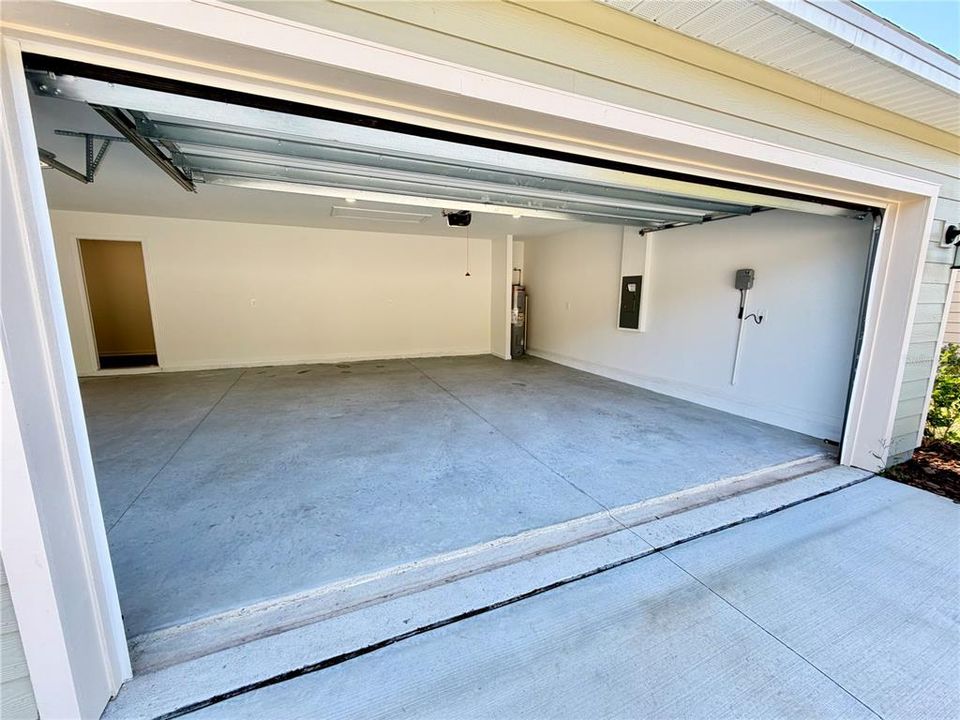 出租: $2,100 (3 贝兹, 2 浴室, 1841 平方英尺)