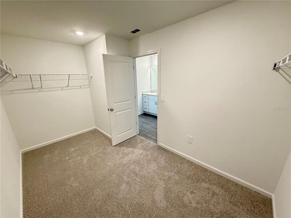 出租: $2,100 (3 贝兹, 2 浴室, 1841 平方英尺)