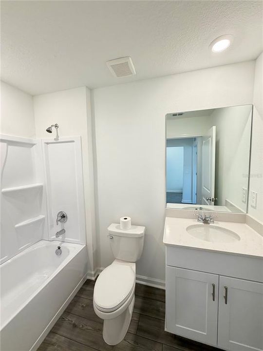 出租: $2,100 (3 贝兹, 2 浴室, 1841 平方英尺)