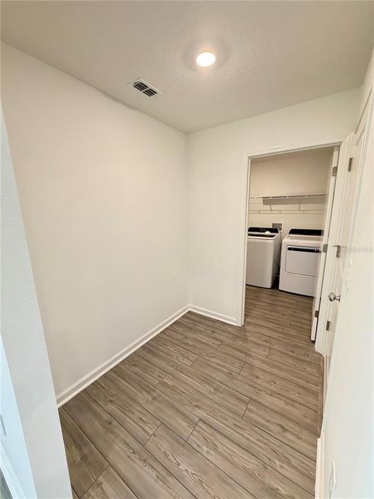 出租: $2,100 (3 贝兹, 2 浴室, 1841 平方英尺)