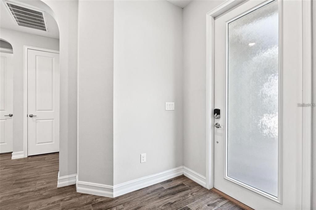 出租: $3,150 (3 贝兹, 2 浴室, 1616 平方英尺)