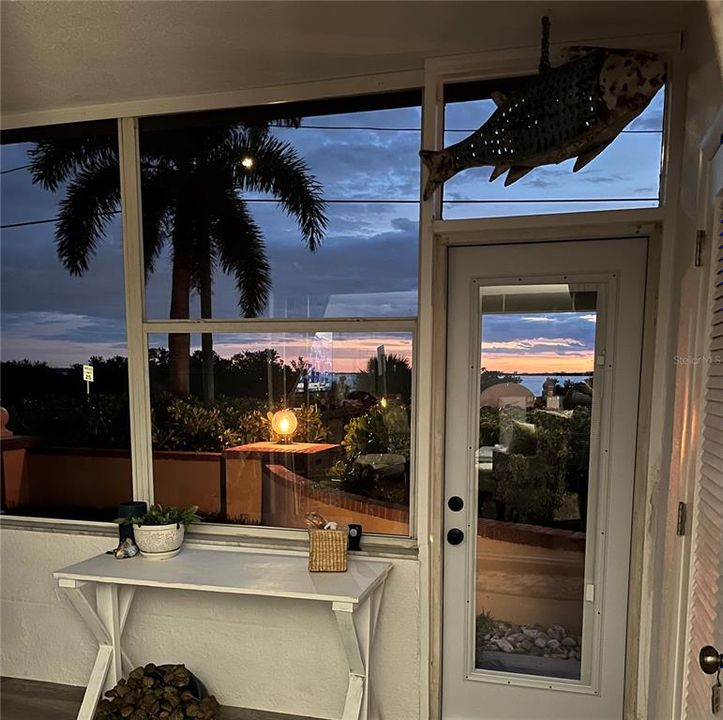 For Sale: $340,000 (2 beds, 2 baths, 1040 Square Feet)