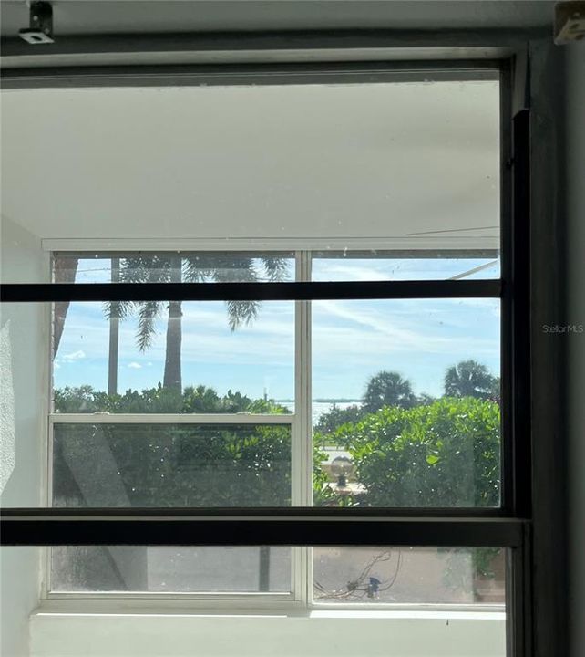 For Sale: $340,000 (2 beds, 2 baths, 1040 Square Feet)