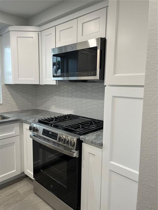 For Sale: $340,000 (2 beds, 2 baths, 1040 Square Feet)