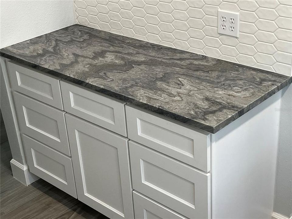 For Sale: $340,000 (2 beds, 2 baths, 1040 Square Feet)