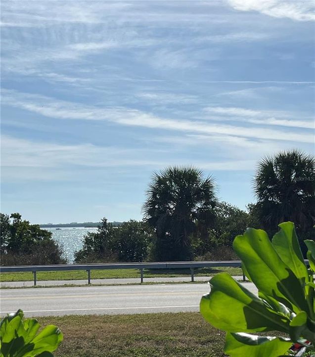 For Sale: $340,000 (2 beds, 2 baths, 1040 Square Feet)