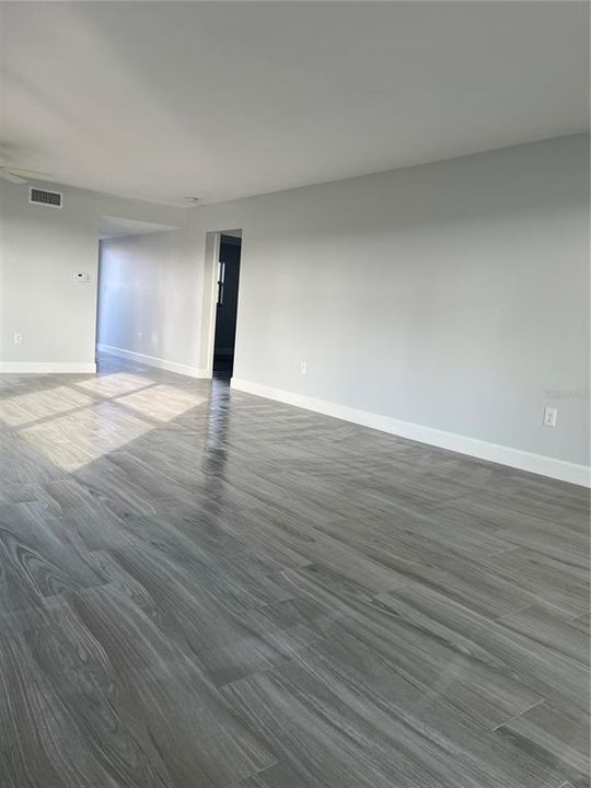 For Sale: $340,000 (2 beds, 2 baths, 1040 Square Feet)