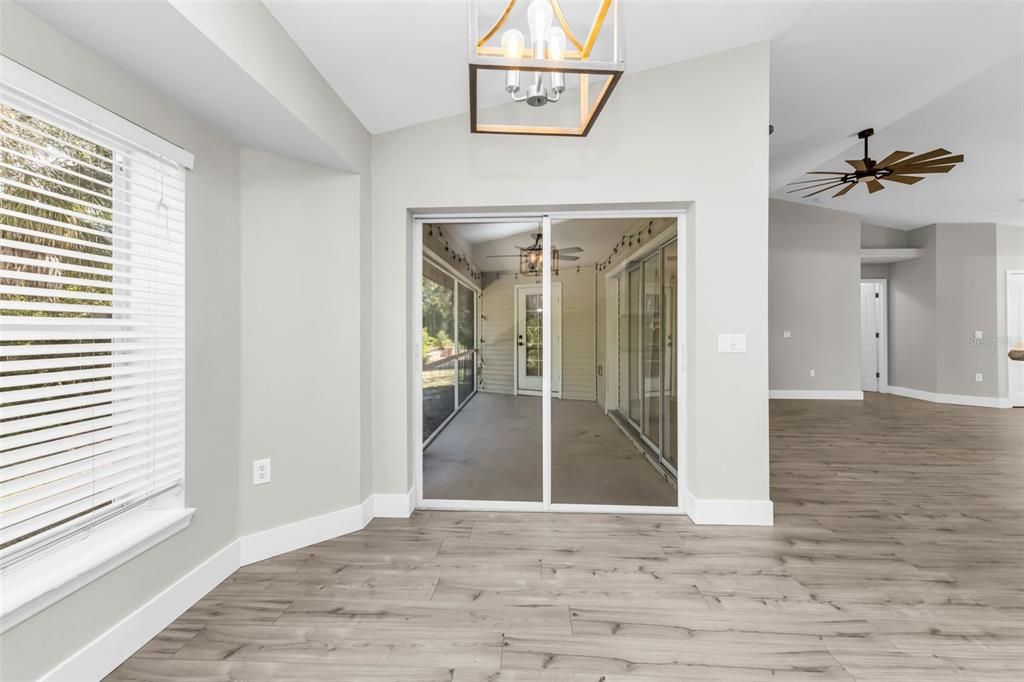 На продажу: $295,000 (3 спален, 2 ванн, 1717 Квадратных фут)