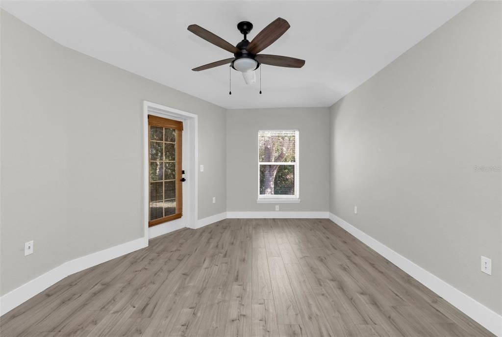 На продажу: $295,000 (3 спален, 2 ванн, 1717 Квадратных фут)