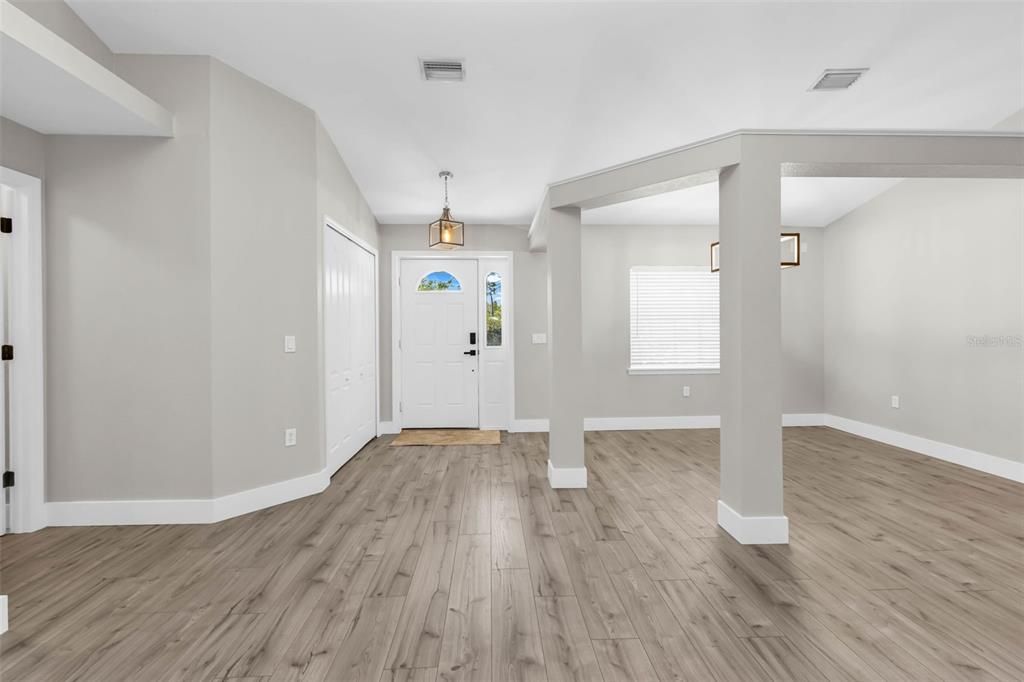 На продажу: $295,000 (3 спален, 2 ванн, 1717 Квадратных фут)