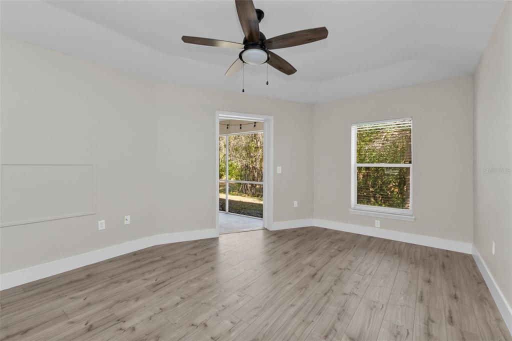 На продажу: $295,000 (3 спален, 2 ванн, 1717 Квадратных фут)