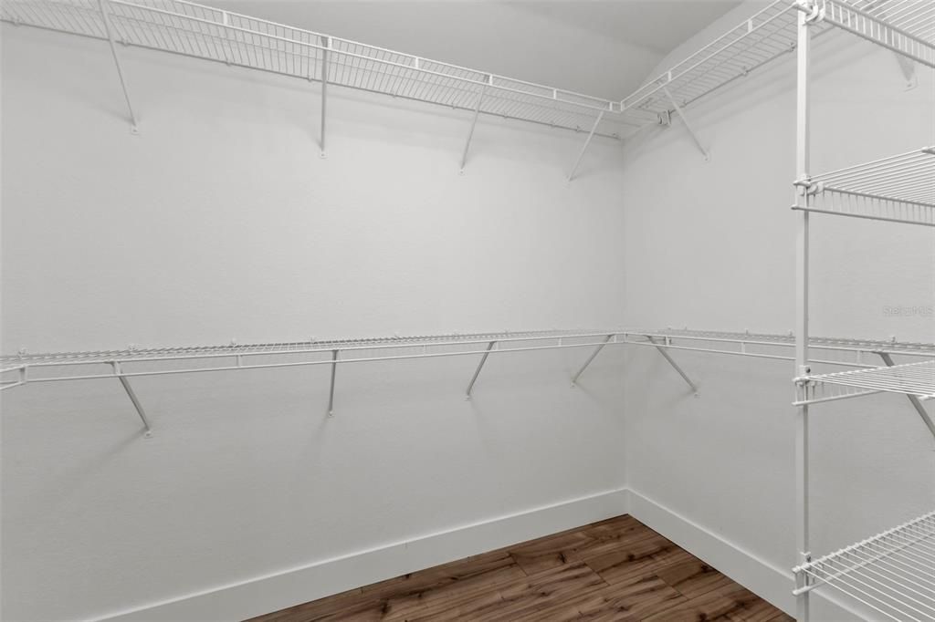 На продажу: $295,000 (3 спален, 2 ванн, 1717 Квадратных фут)