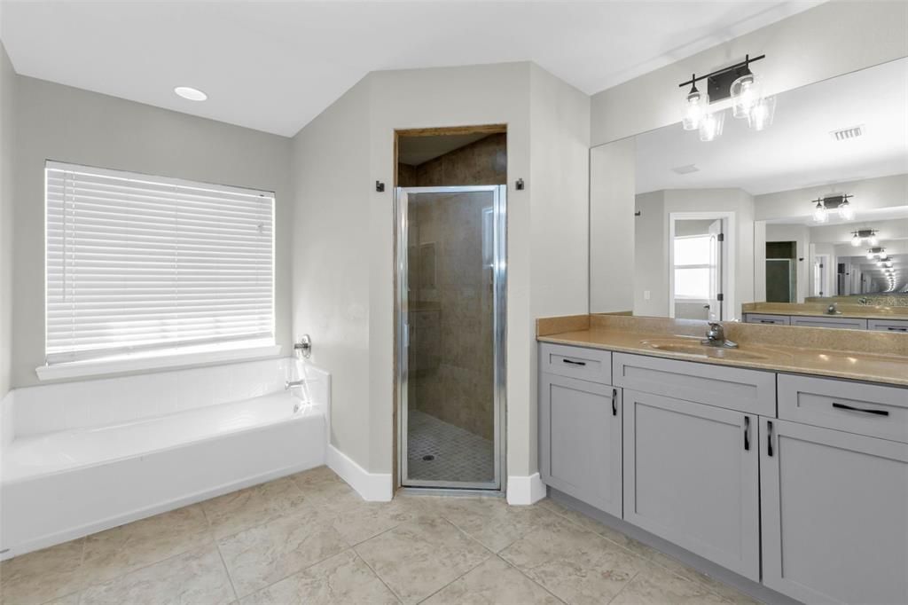 На продажу: $295,000 (3 спален, 2 ванн, 1717 Квадратных фут)