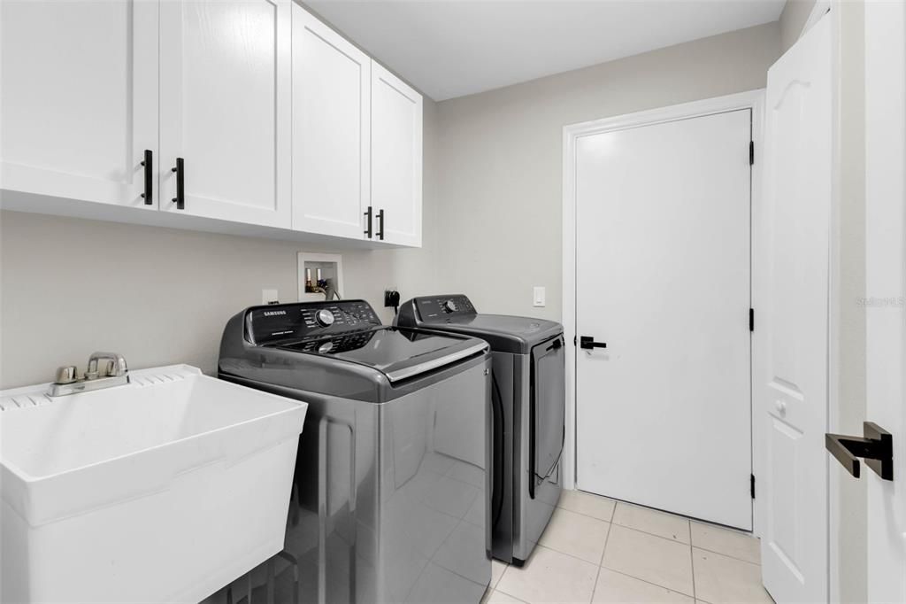 На продажу: $295,000 (3 спален, 2 ванн, 1717 Квадратных фут)