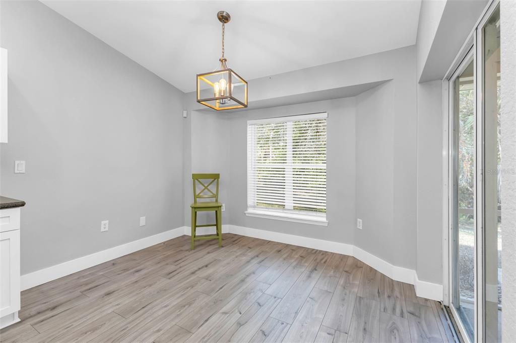 На продажу: $295,000 (3 спален, 2 ванн, 1717 Квадратных фут)