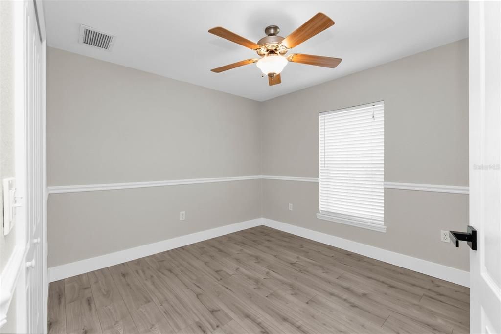 На продажу: $295,000 (3 спален, 2 ванн, 1717 Квадратных фут)