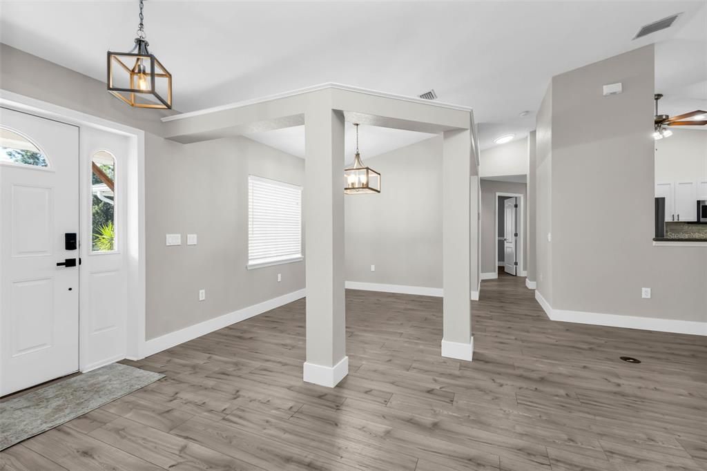 На продажу: $295,000 (3 спален, 2 ванн, 1717 Квадратных фут)