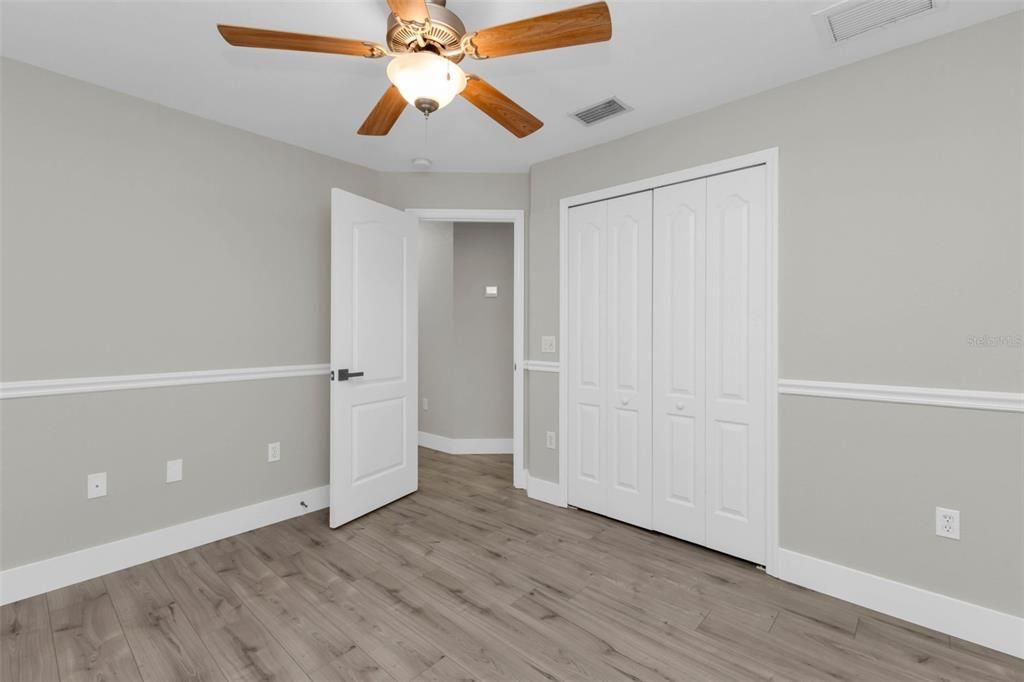 На продажу: $295,000 (3 спален, 2 ванн, 1717 Квадратных фут)