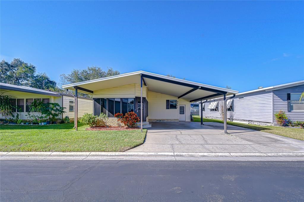 For Sale: $165,000 (2 beds, 2 baths, 1104 Square Feet)