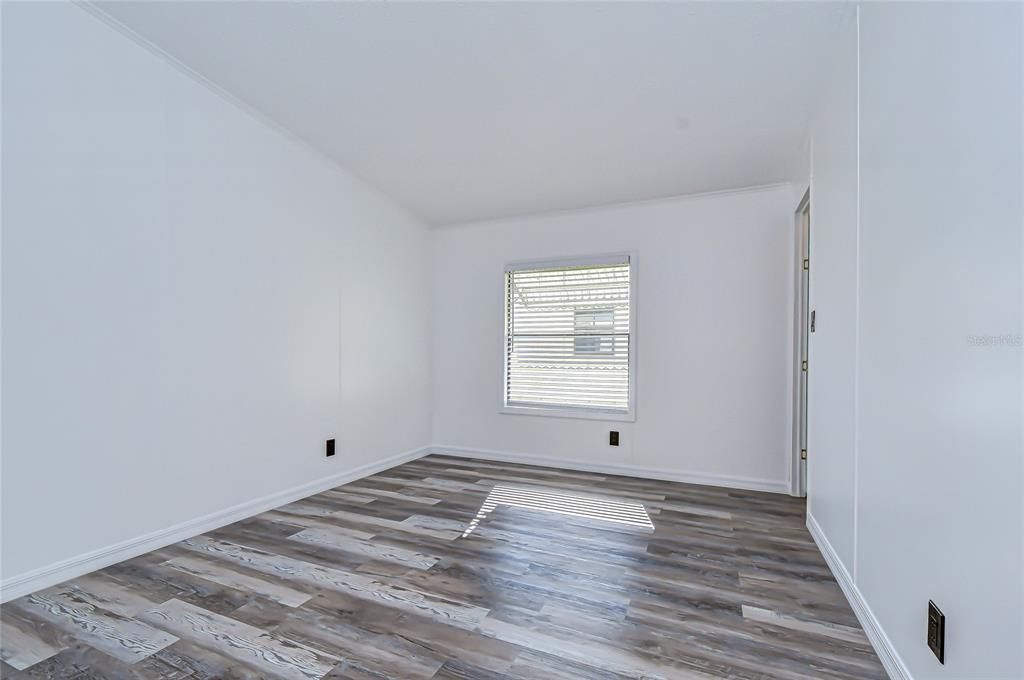 For Sale: $165,000 (2 beds, 2 baths, 1104 Square Feet)