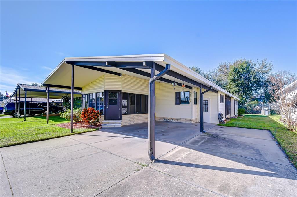 For Sale: $165,000 (2 beds, 2 baths, 1104 Square Feet)