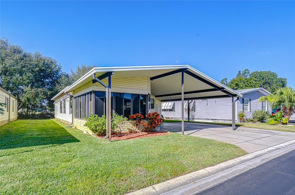 For Sale: $165,000 (2 beds, 2 baths, 1104 Square Feet)