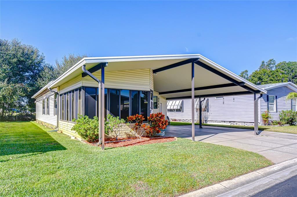 For Sale: $165,000 (2 beds, 2 baths, 1104 Square Feet)