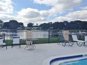 For Sale: $165,000 (2 beds, 2 baths, 1104 Square Feet)