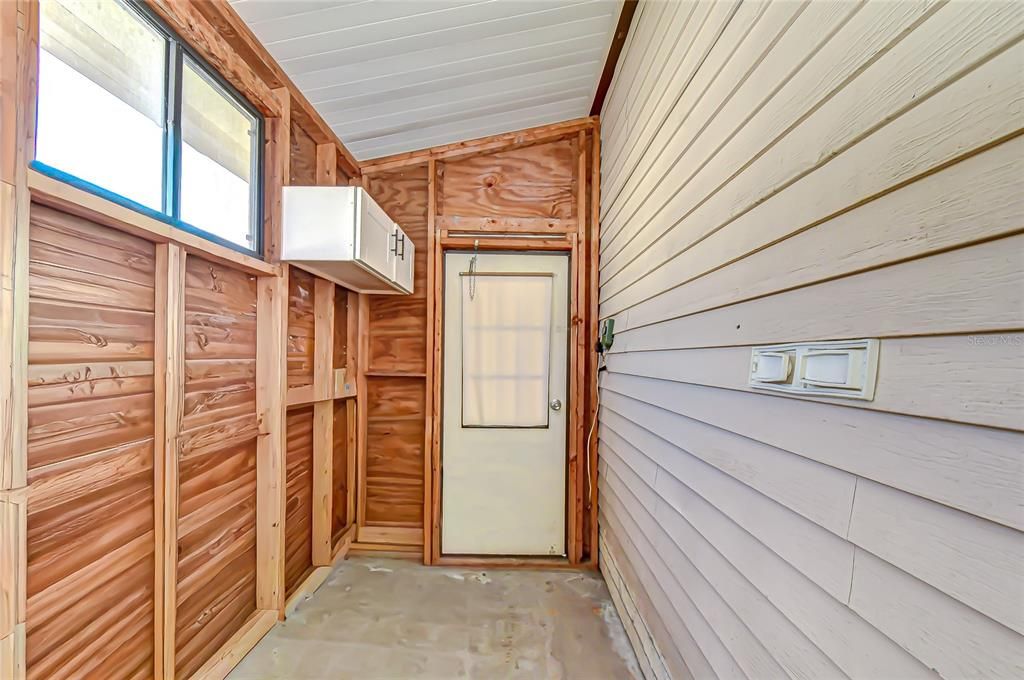 For Sale: $165,000 (2 beds, 2 baths, 1104 Square Feet)