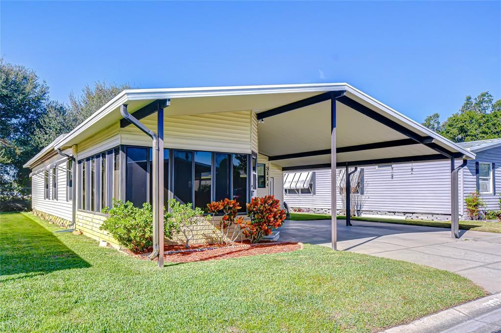 For Sale: $165,000 (2 beds, 2 baths, 1104 Square Feet)