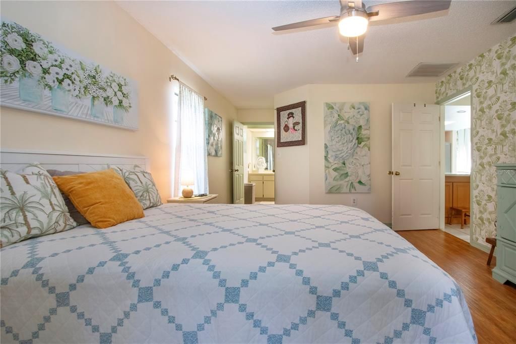 For Sale: $375,000 (3 beds, 2 baths, 1380 Square Feet)