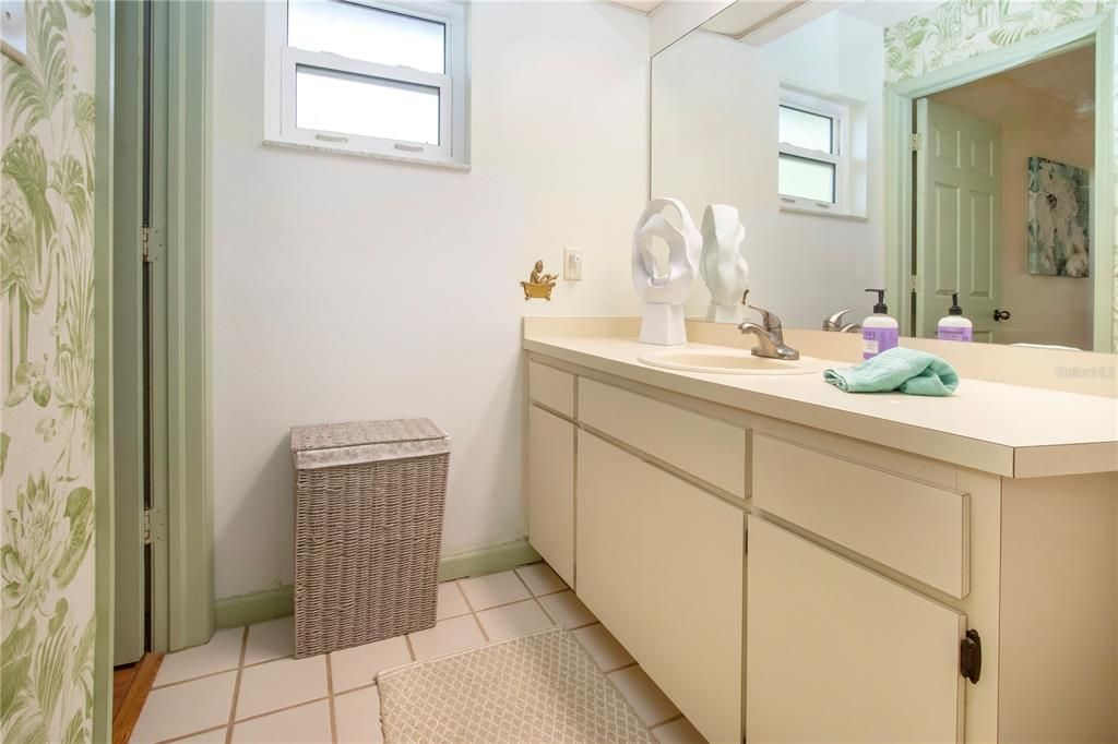 For Sale: $375,000 (3 beds, 2 baths, 1380 Square Feet)