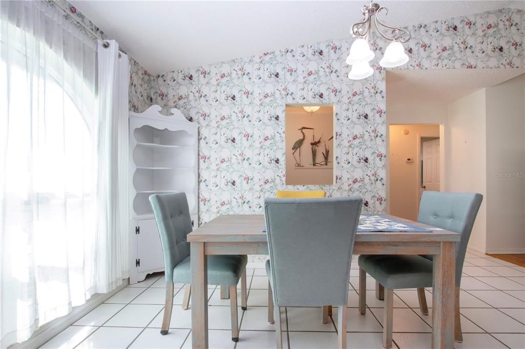 For Sale: $375,000 (3 beds, 2 baths, 1380 Square Feet)