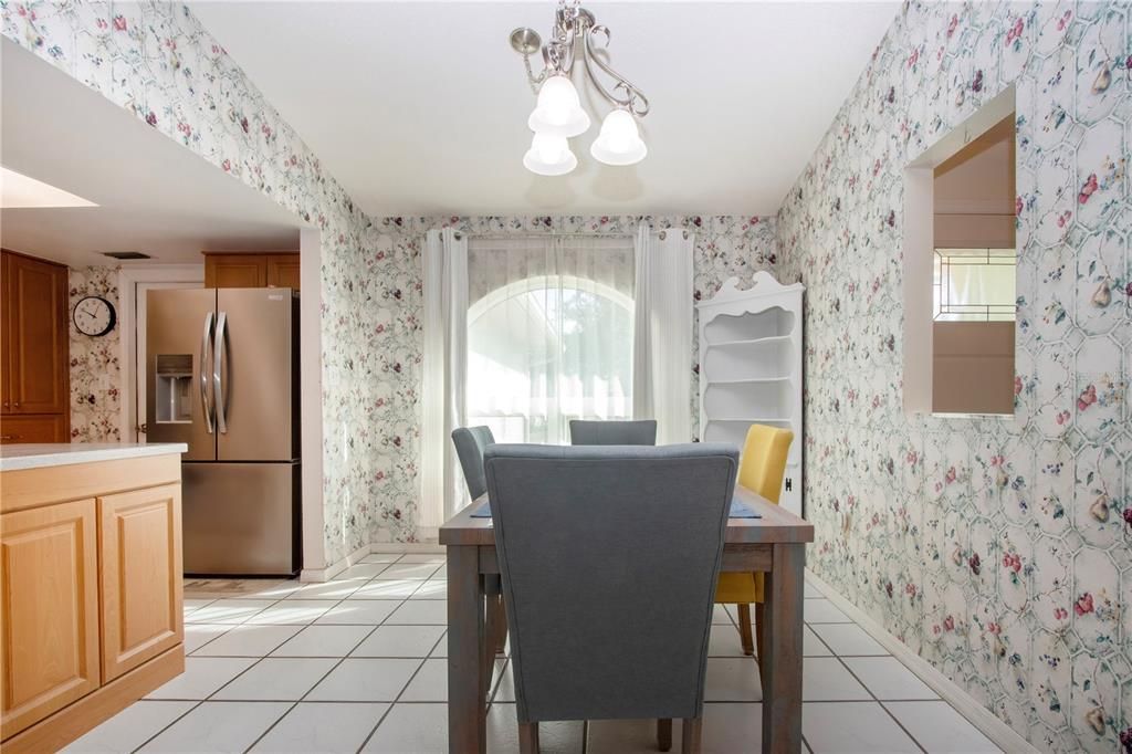 For Sale: $375,000 (3 beds, 2 baths, 1380 Square Feet)