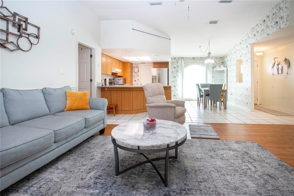 For Sale: $375,000 (3 beds, 2 baths, 1380 Square Feet)