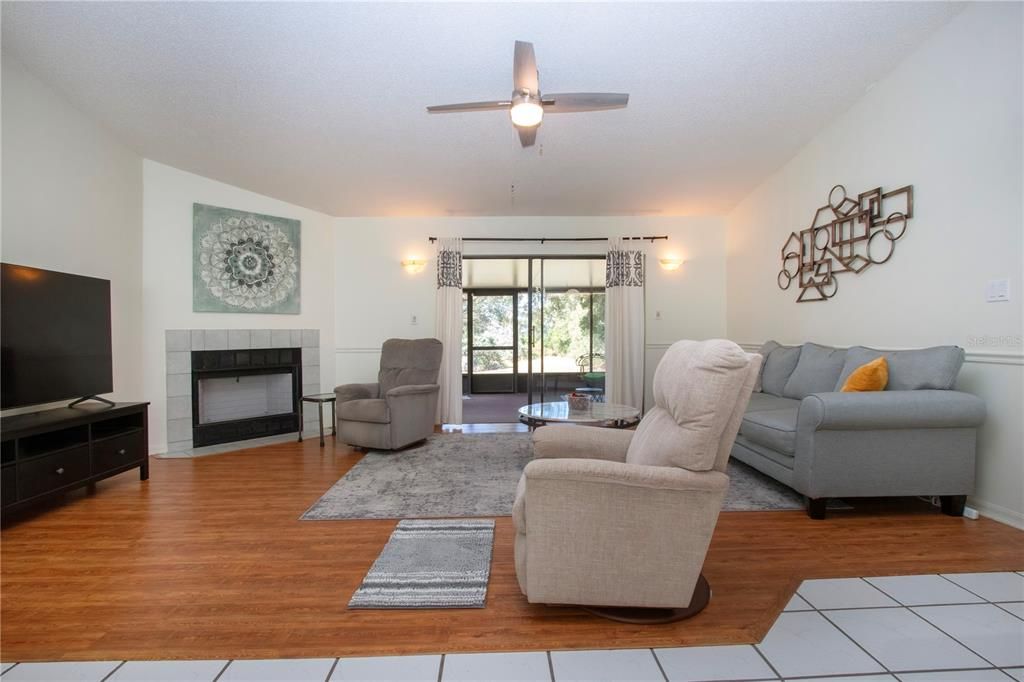 For Sale: $375,000 (3 beds, 2 baths, 1380 Square Feet)