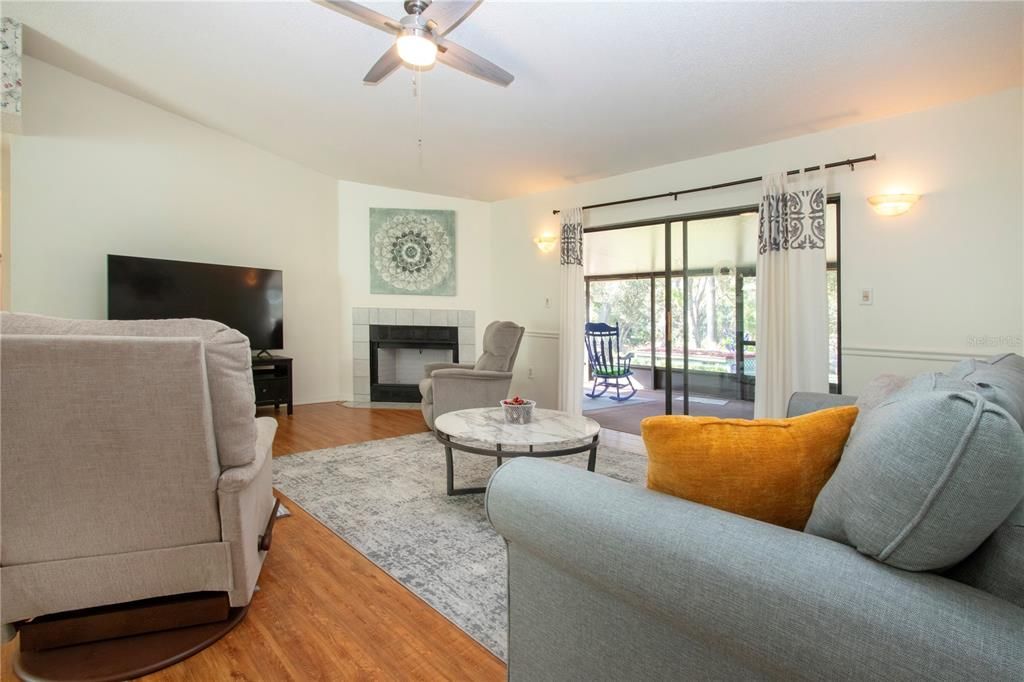 For Sale: $375,000 (3 beds, 2 baths, 1380 Square Feet)