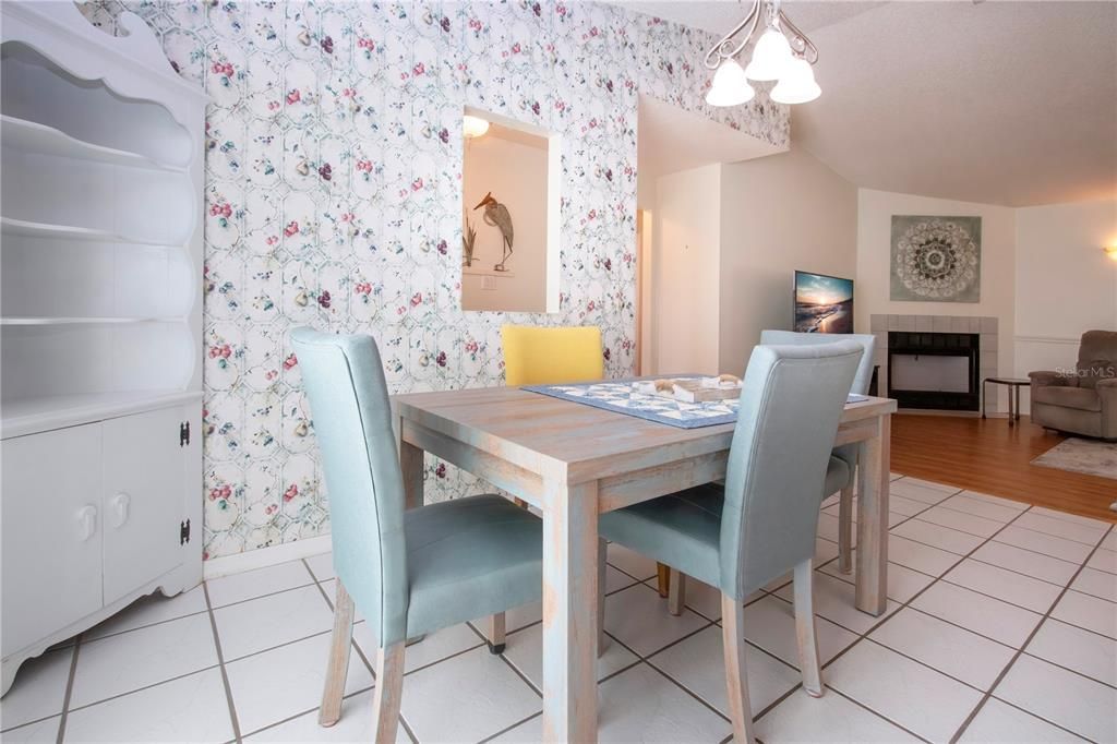 For Sale: $375,000 (3 beds, 2 baths, 1380 Square Feet)