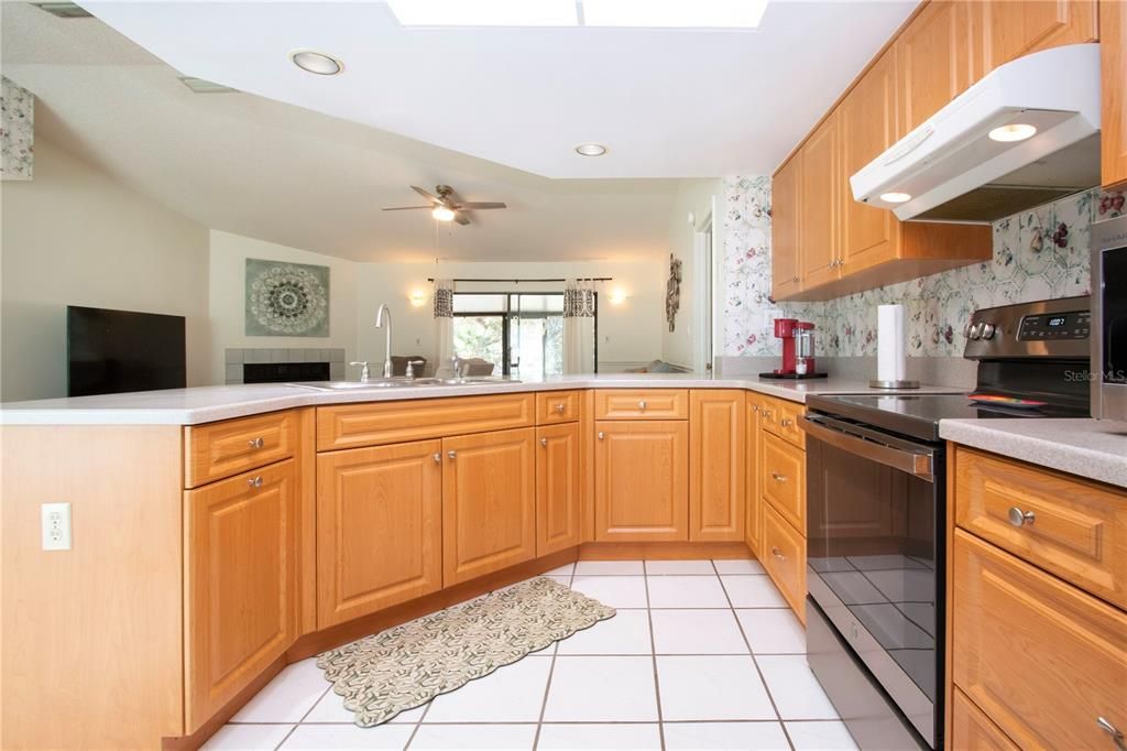 For Sale: $375,000 (3 beds, 2 baths, 1380 Square Feet)