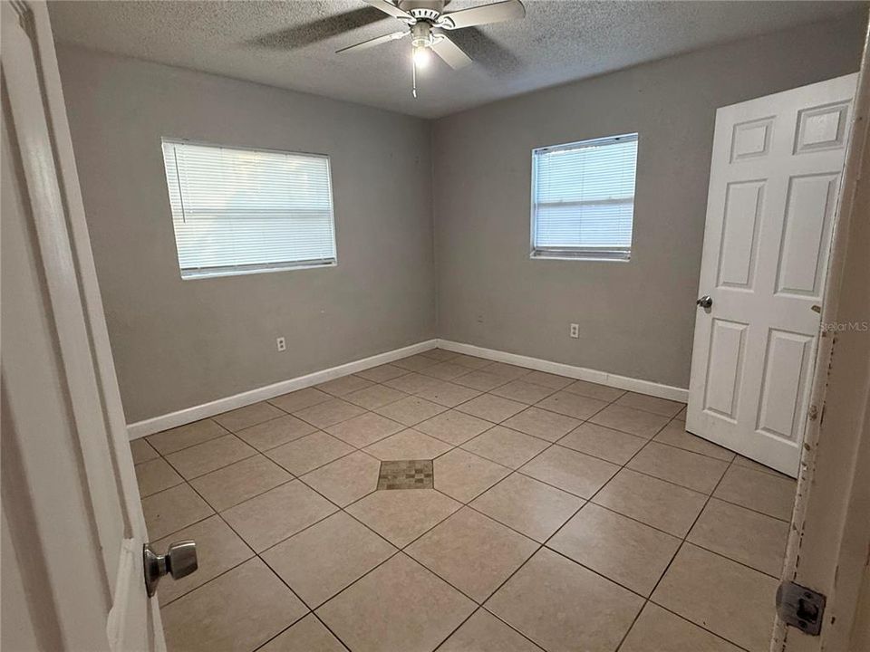 For Rent: $1,400 (2 beds, 1 baths, 756 Square Feet)