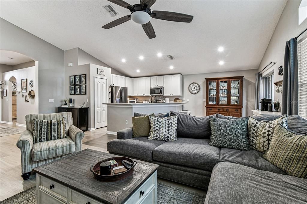 For Sale: $419,000 (3 beds, 2 baths, 1510 Square Feet)