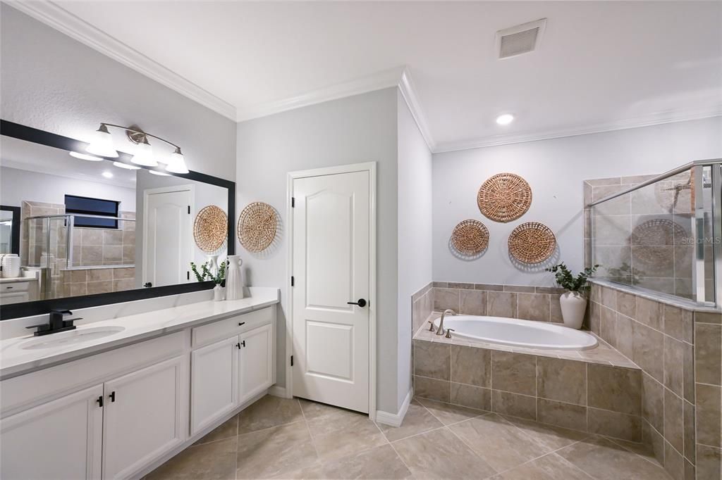 For Sale: $750,000 (3 beds, 3 baths, 2455 Square Feet)