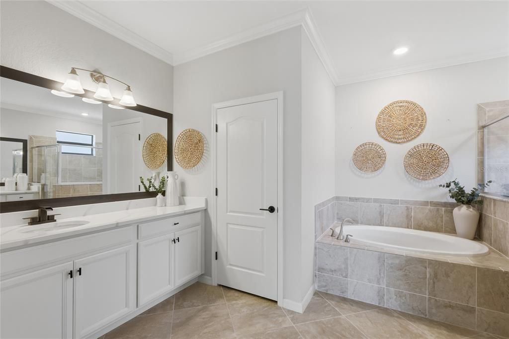 For Sale: $750,000 (3 beds, 3 baths, 2455 Square Feet)