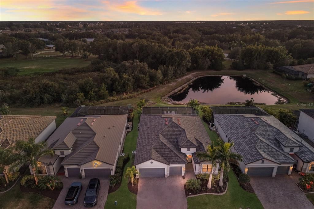 For Sale: $750,000 (3 beds, 3 baths, 2455 Square Feet)